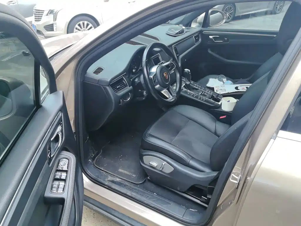 Porsche Macan — миниатюра 14