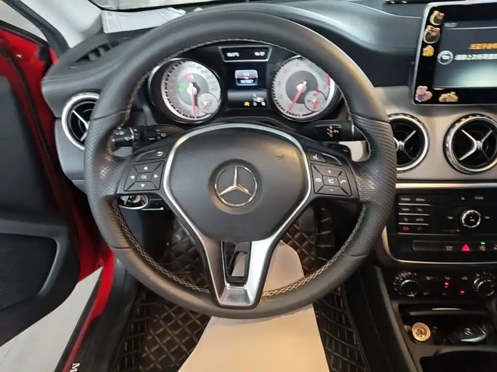Mercedes-Benz GLA — миниатюра 11