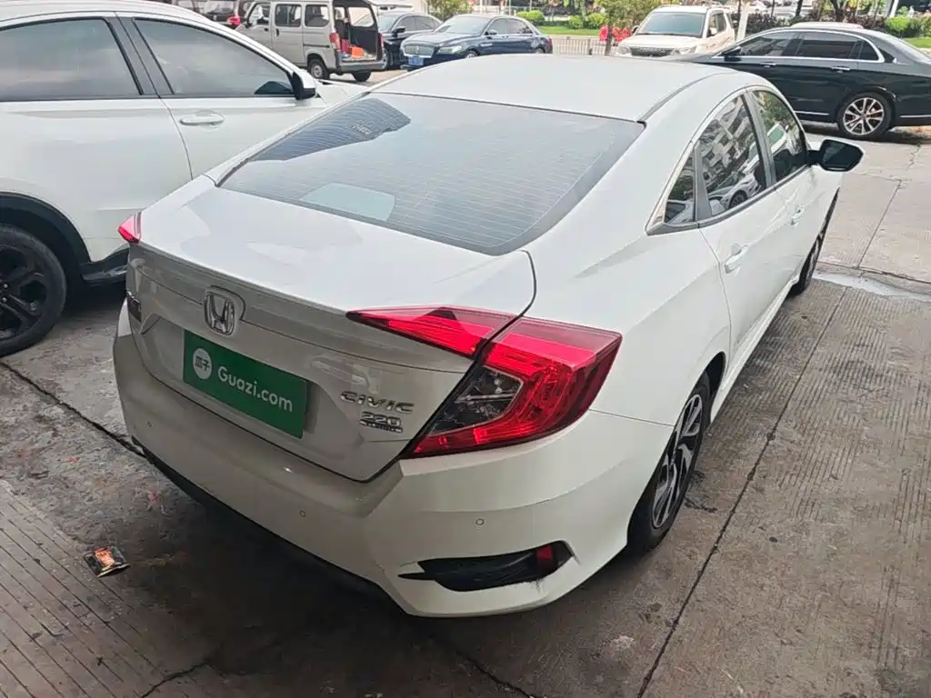 Honda Civic — миниатюра 7