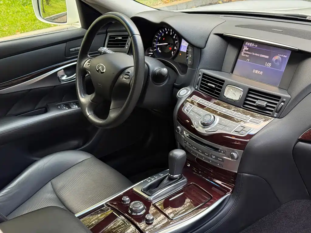 Infiniti Q70 — миниатюра 35