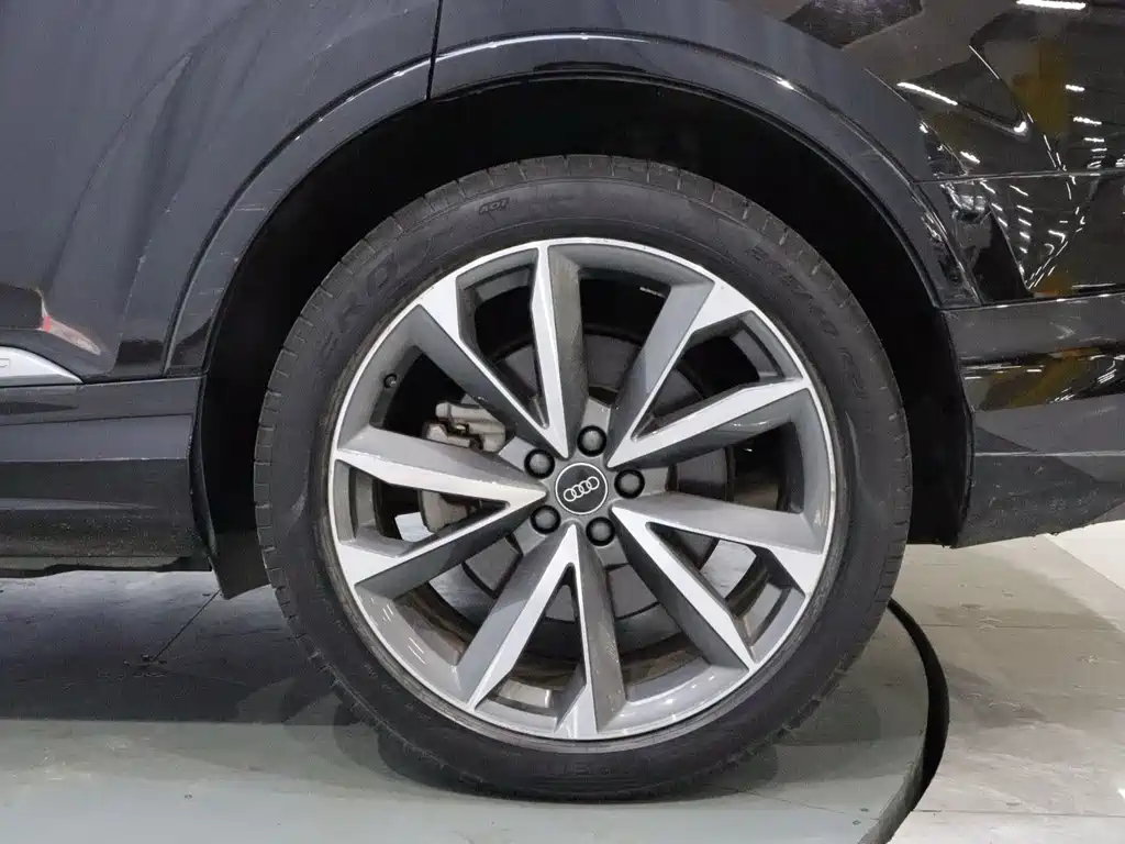 Audi Q7 — миниатюра 21