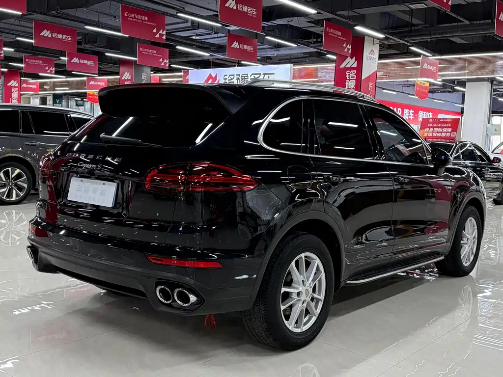 Porsche Cayenne — миниатюра 11