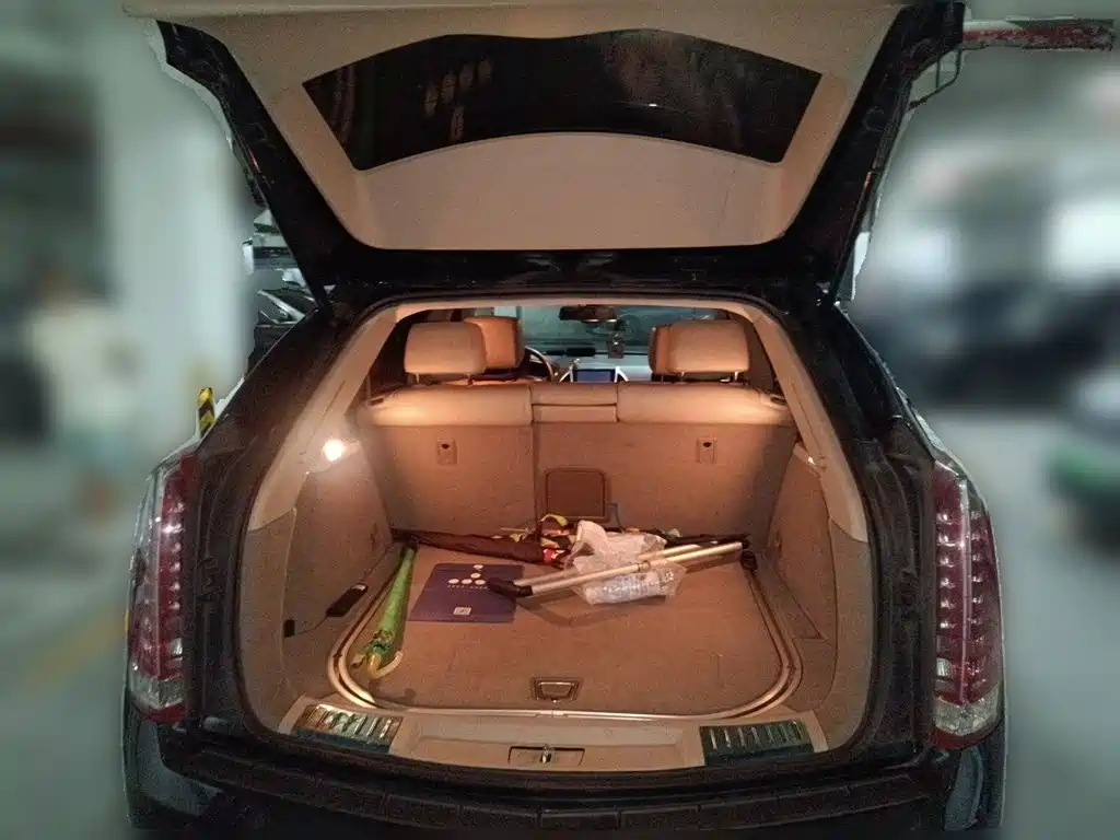 Cadillac SRX — миниатюра 15