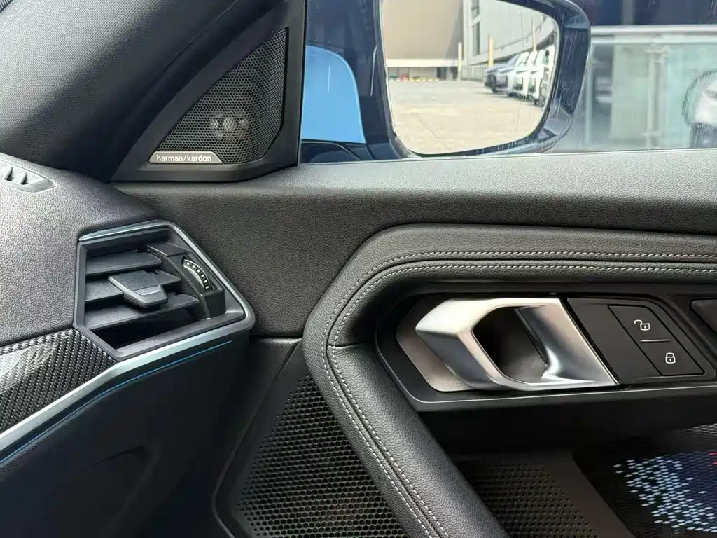 BMW M2 — миниатюра 11