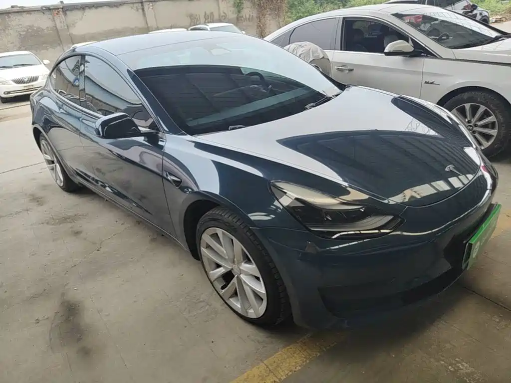 Tesla Model 3 — миниатюра 4