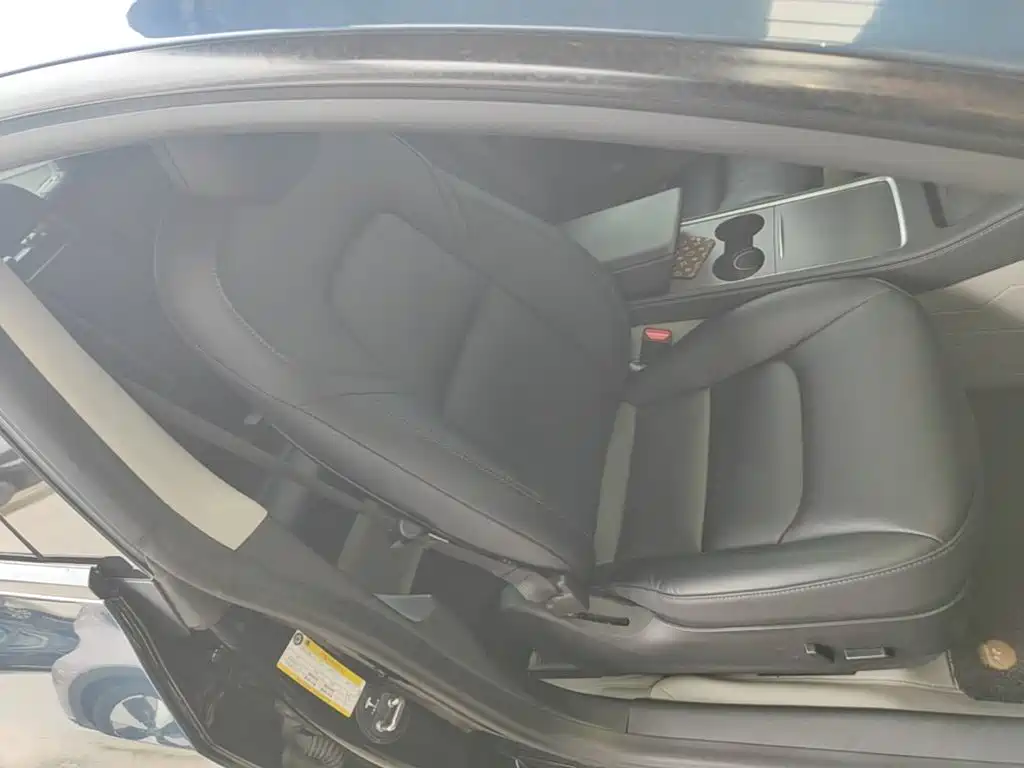 Tesla Model 3 — миниатюра 25