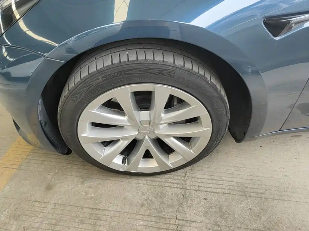 Tesla Model 3 — миниатюра 23
