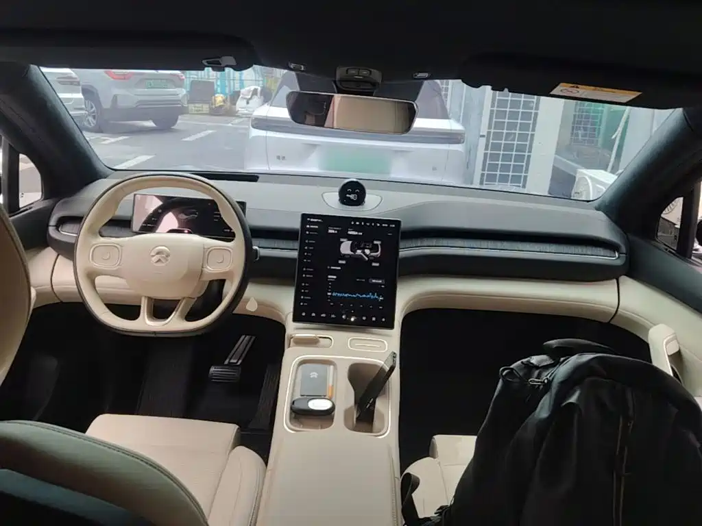 NIO ES6 — миниатюра 10