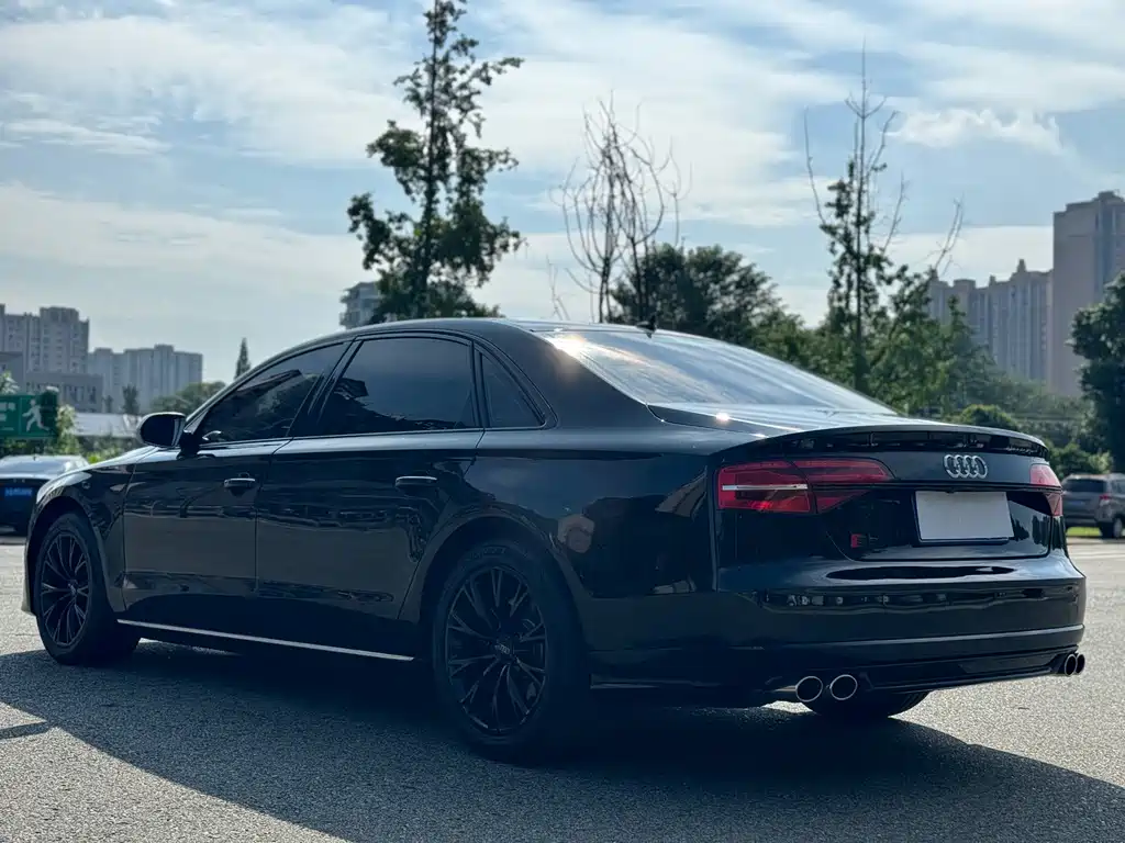Audi A8 — миниатюра 4