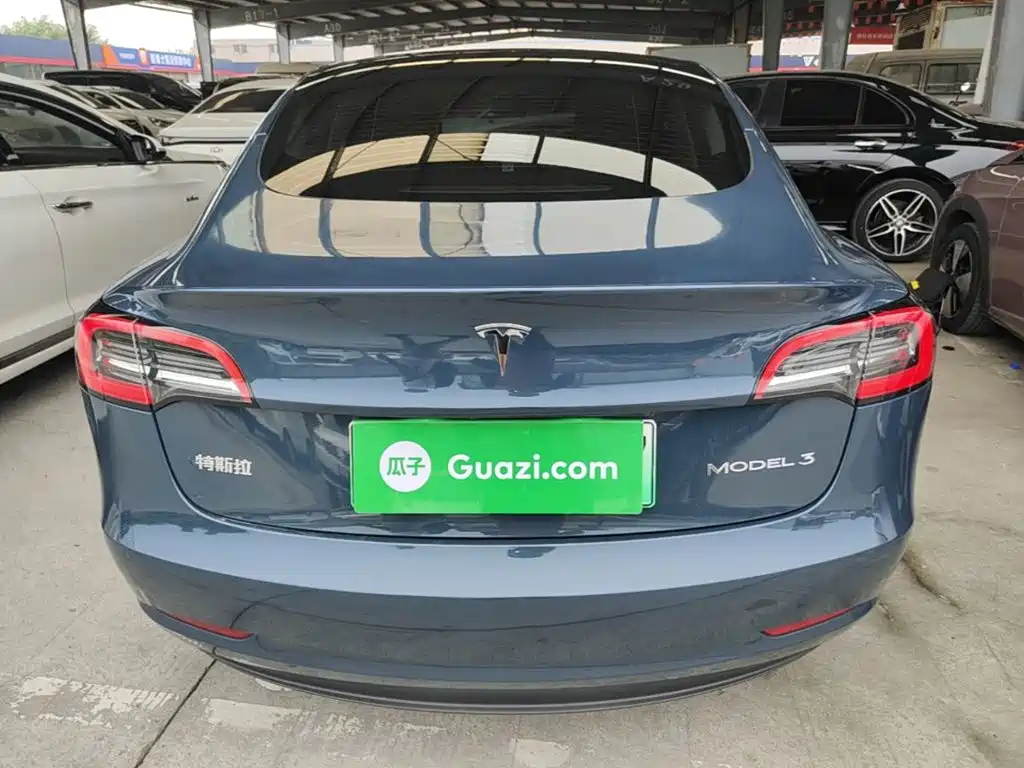 Tesla Model 3 — миниатюра 6
