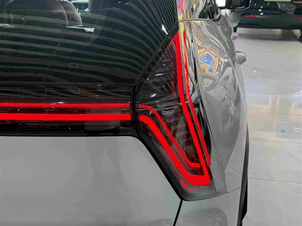 Geely Boyue L — миниатюра 8