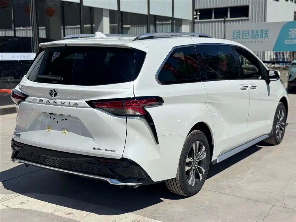 Toyota Granvia 2026 2.5L Luxury PLUS