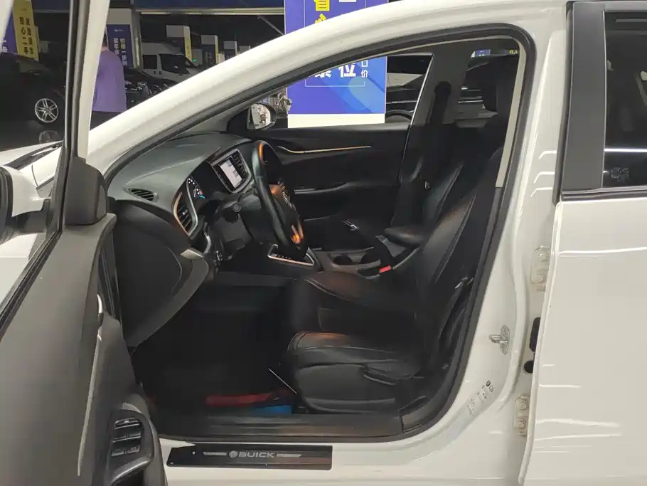 Buick Excelle — миниатюра 9