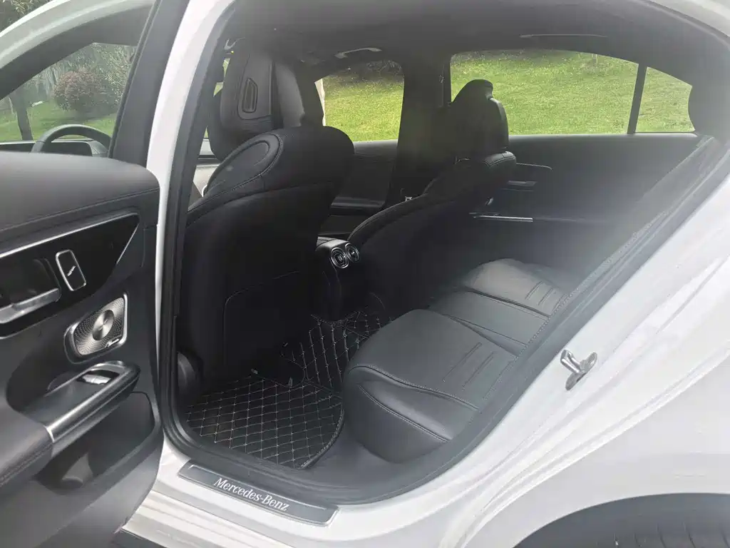 Mercedes-Benz C-Class - фото 5