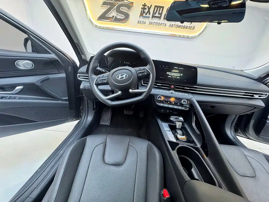 Hyundai Elantra — миниатюра 10
