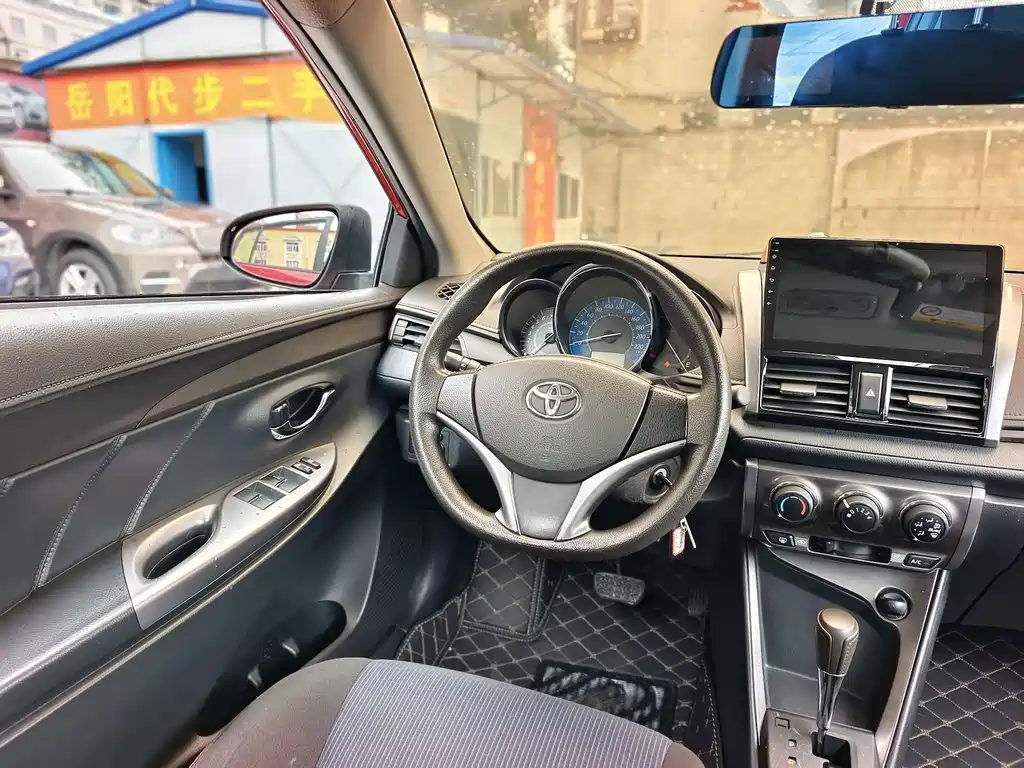 Toyota Yaris L — миниатюра 7