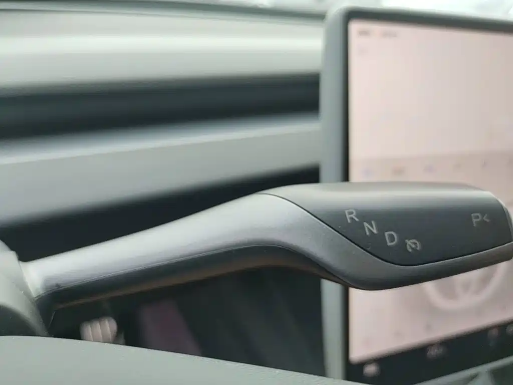 Tesla Model 3 — миниатюра 14