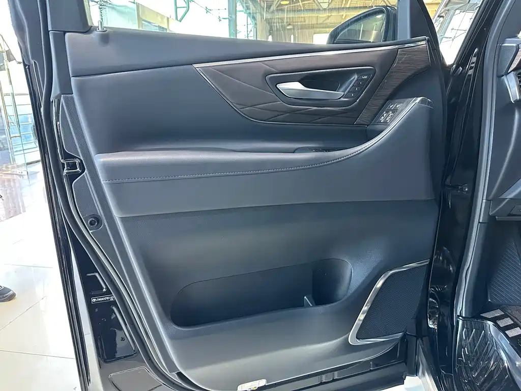 Toyota Vellfire 2023 2.5L HV