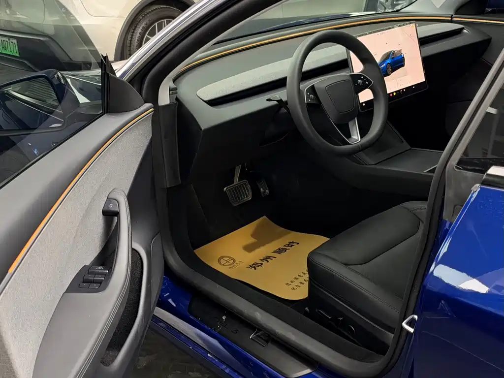 Tesla Model 3 — миниатюра 8