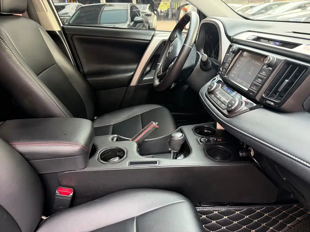 Toyota RAV4 — миниатюра 14
