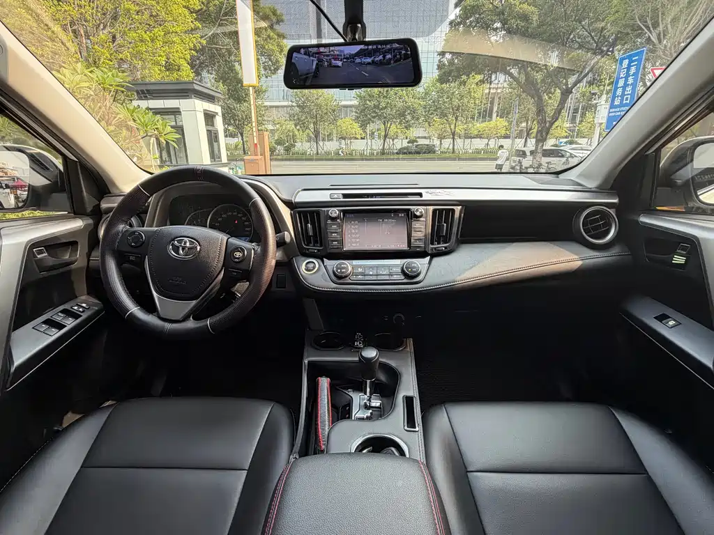 Toyota RAV4 — миниатюра 18