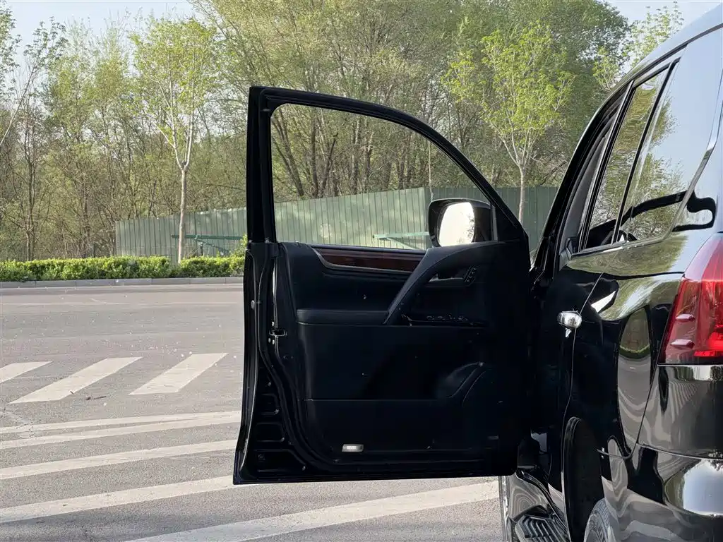 Lexus LX 2017 570 Luxury