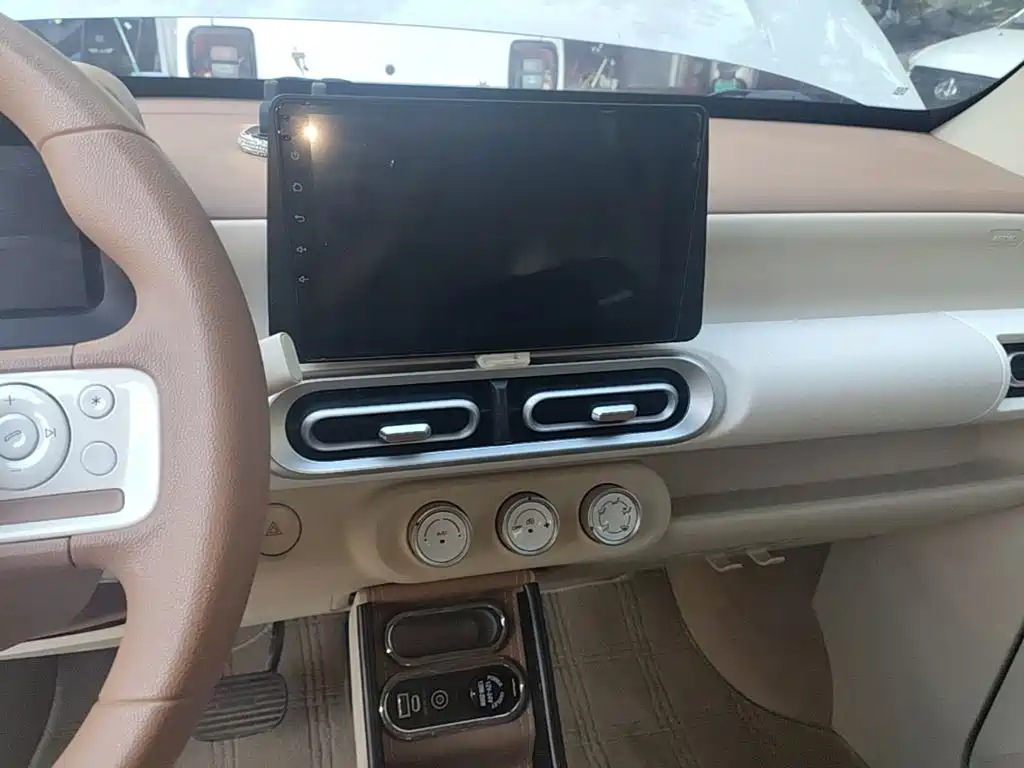 Wuling MINIEV — миниатюра 5