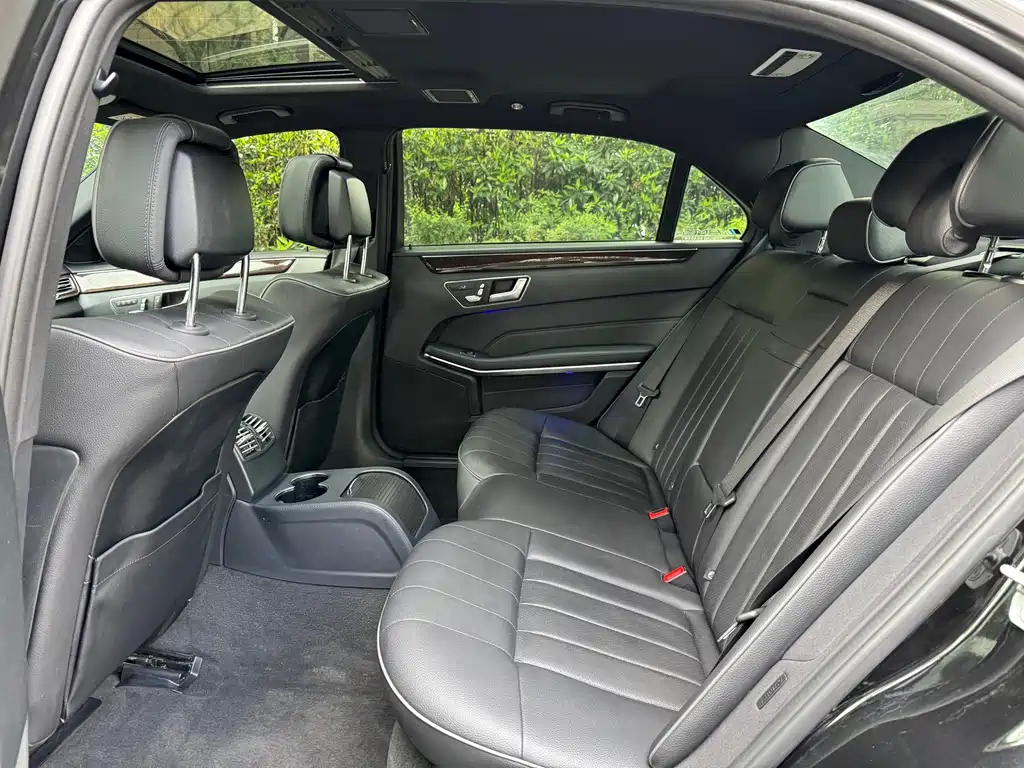 Mercedes-Benz E-Class — миниатюра 15