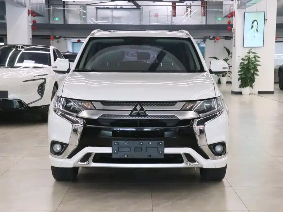 Mitsubishi Outlander — миниатюра 2