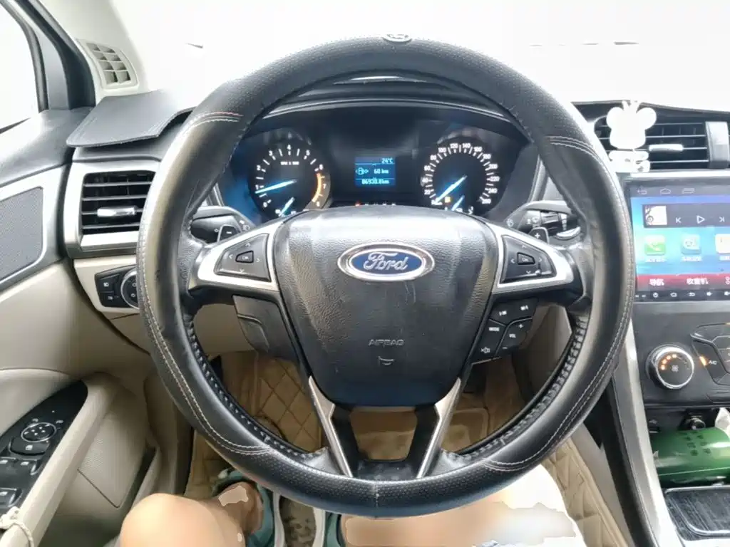 Ford Mondeo — миниатюра 11