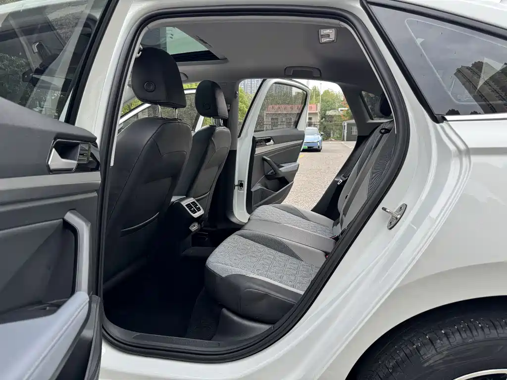 Volkswagen Lavida — миниатюра 10