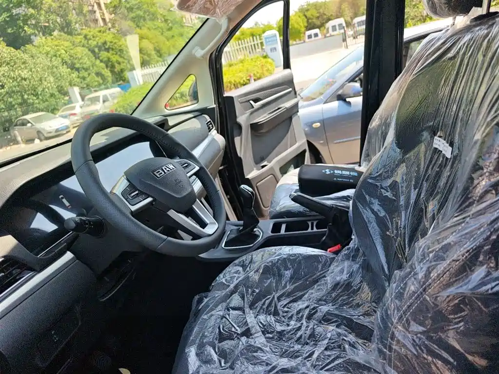 BAIC M7 2025 1.6L MT Comfort 5 мест