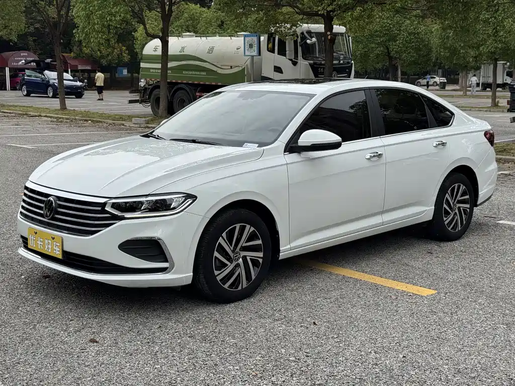 Volkswagen Lavida — миниатюра 2