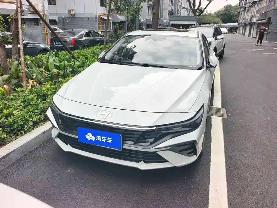 Hyundai Elantra — миниатюра 2