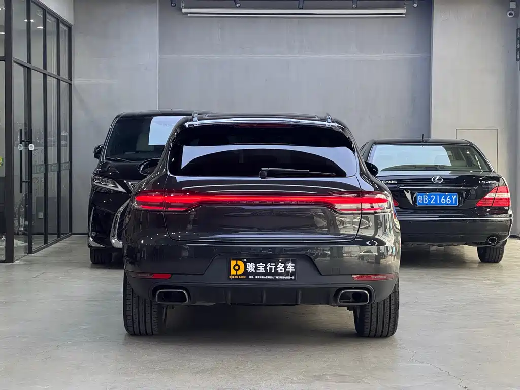 Porsche Macan — миниатюра 5