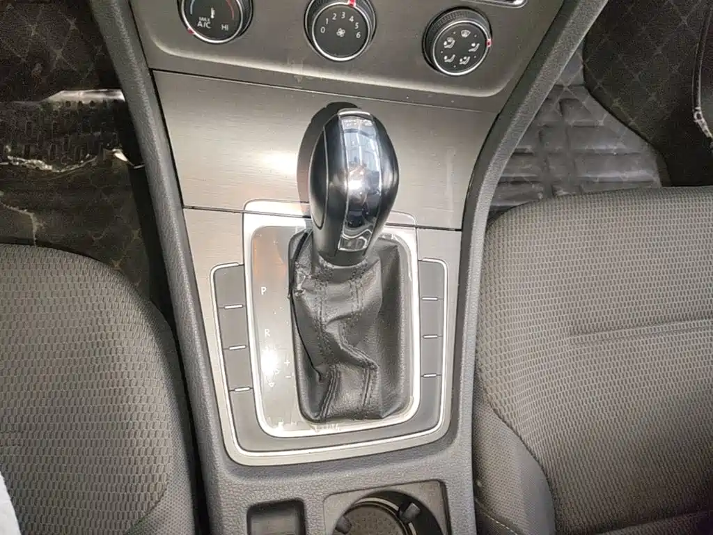 Volkswagen Golf — миниатюра 14
