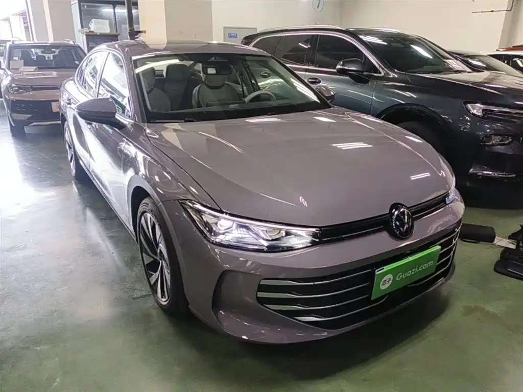 Volkswagen Passat 2025 Pro 380TSI