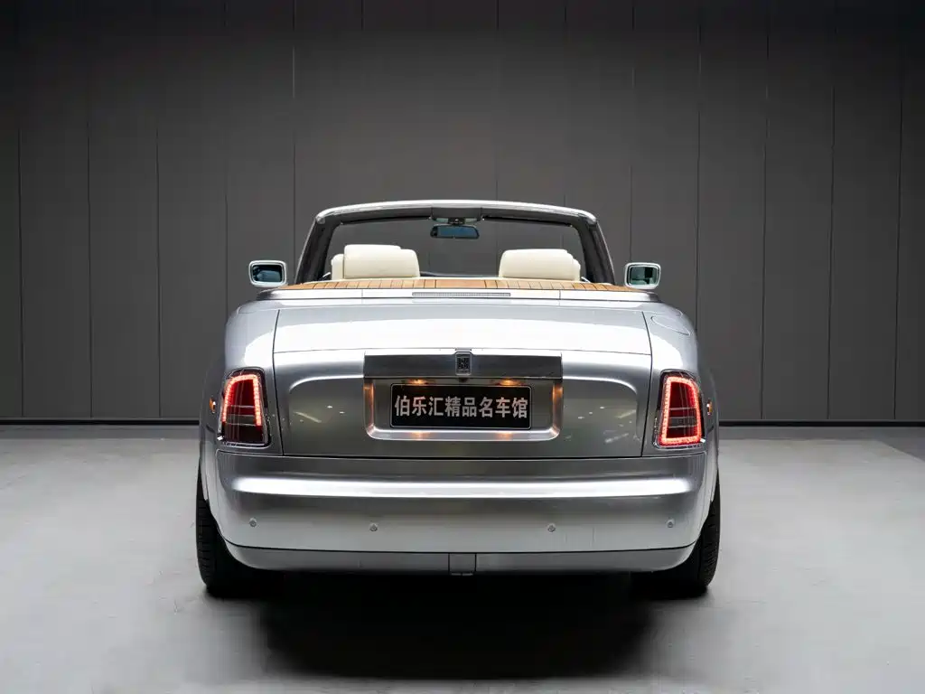 Rolls-Royce Phantom — миниатюра 6