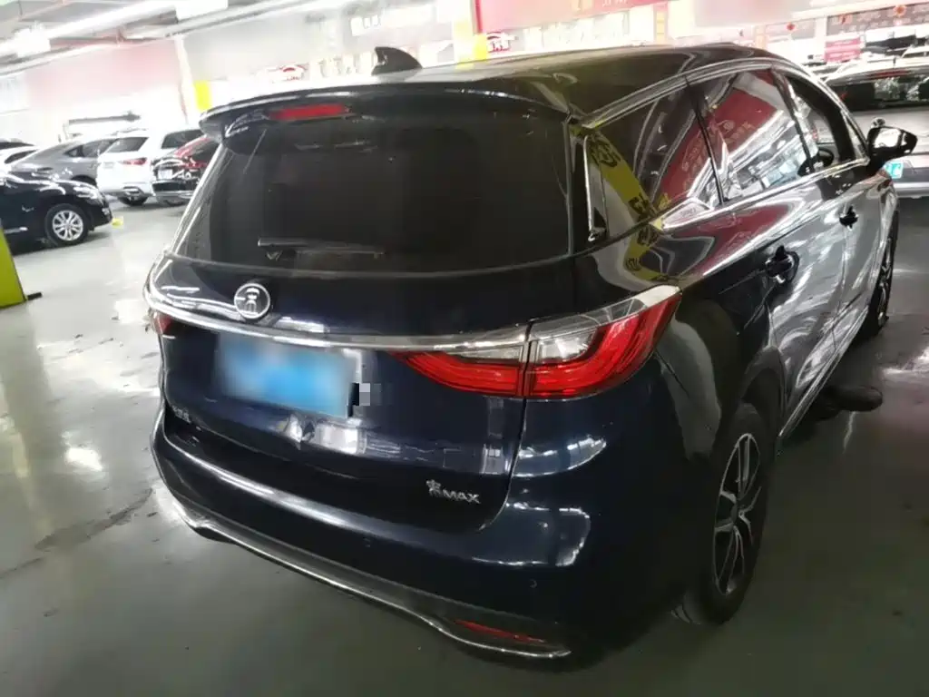 BYD MAX — миниатюра 7