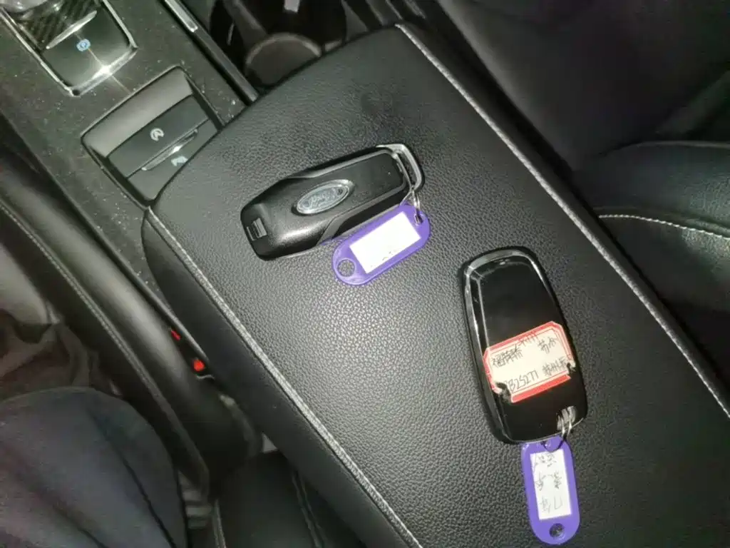 Ford Mondeo — миниатюра 9
