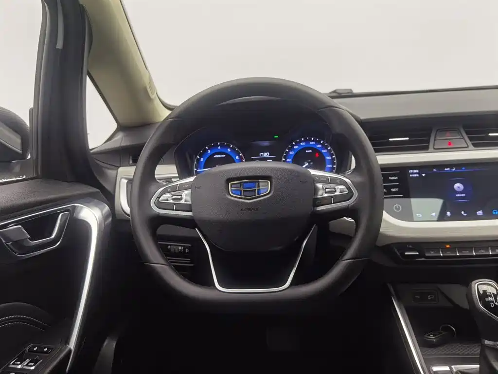 Geely Vision X3 — миниатюра 11