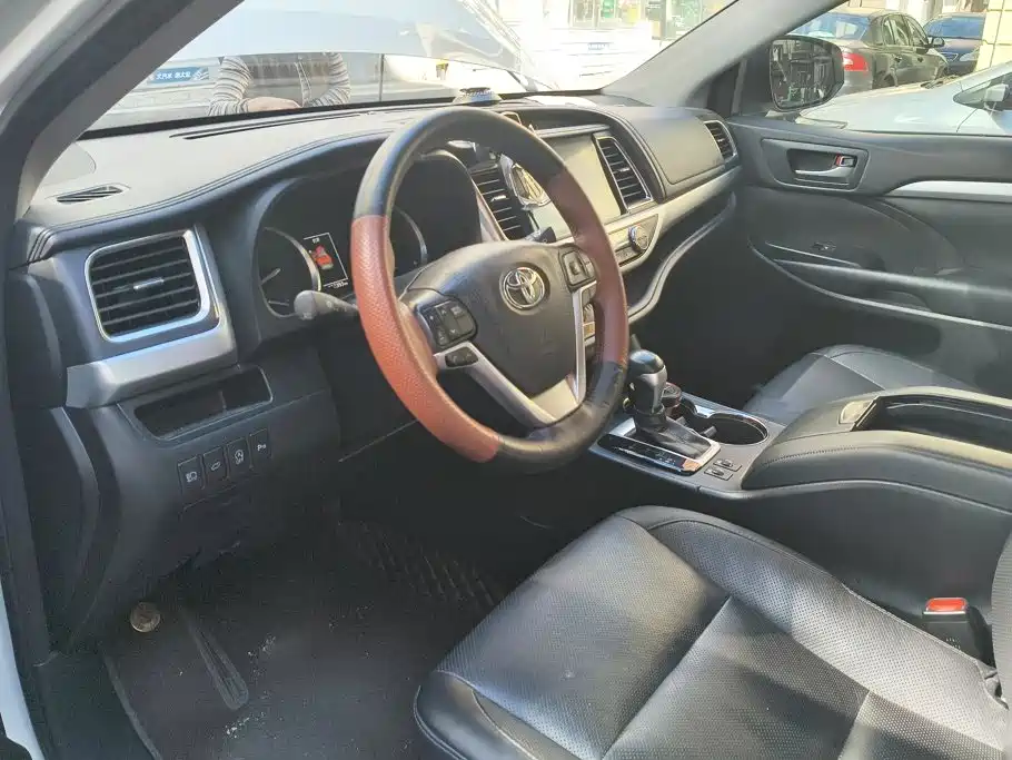 Toyota Highlander — миниатюра 12