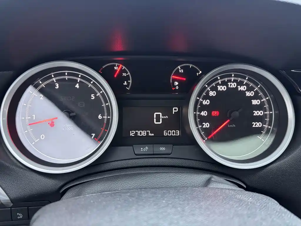 Peugeot 408 — миниатюра 4