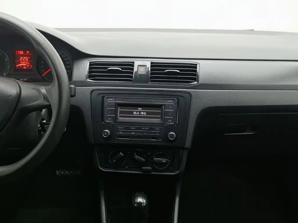 Volkswagen Santana — миниатюра 12
