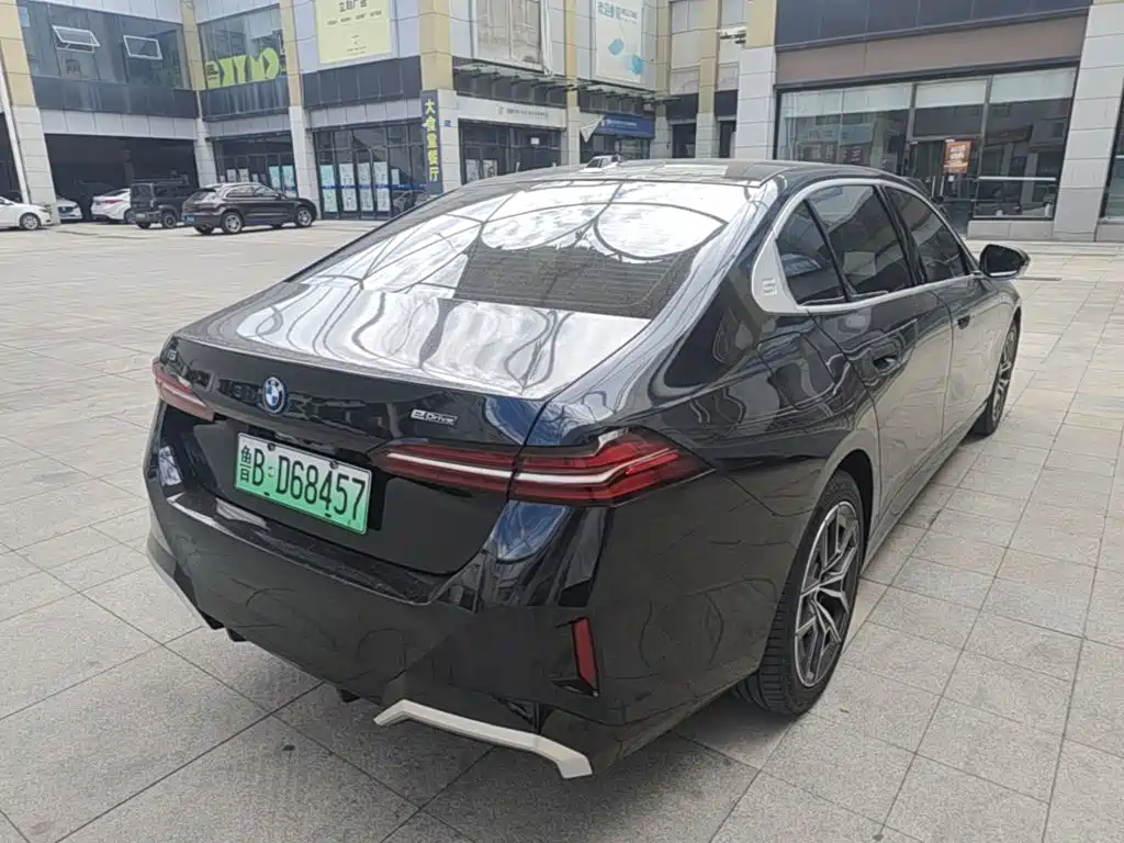 BMW i5 — миниатюра 7