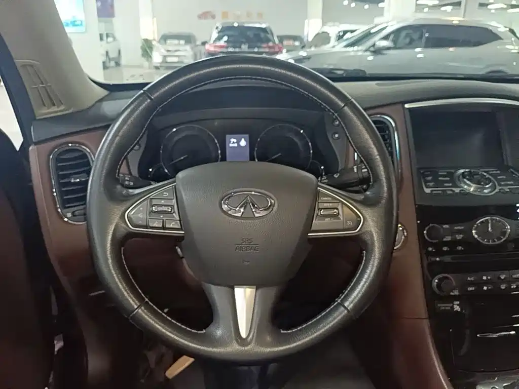 Infiniti QX50 — миниатюра 11