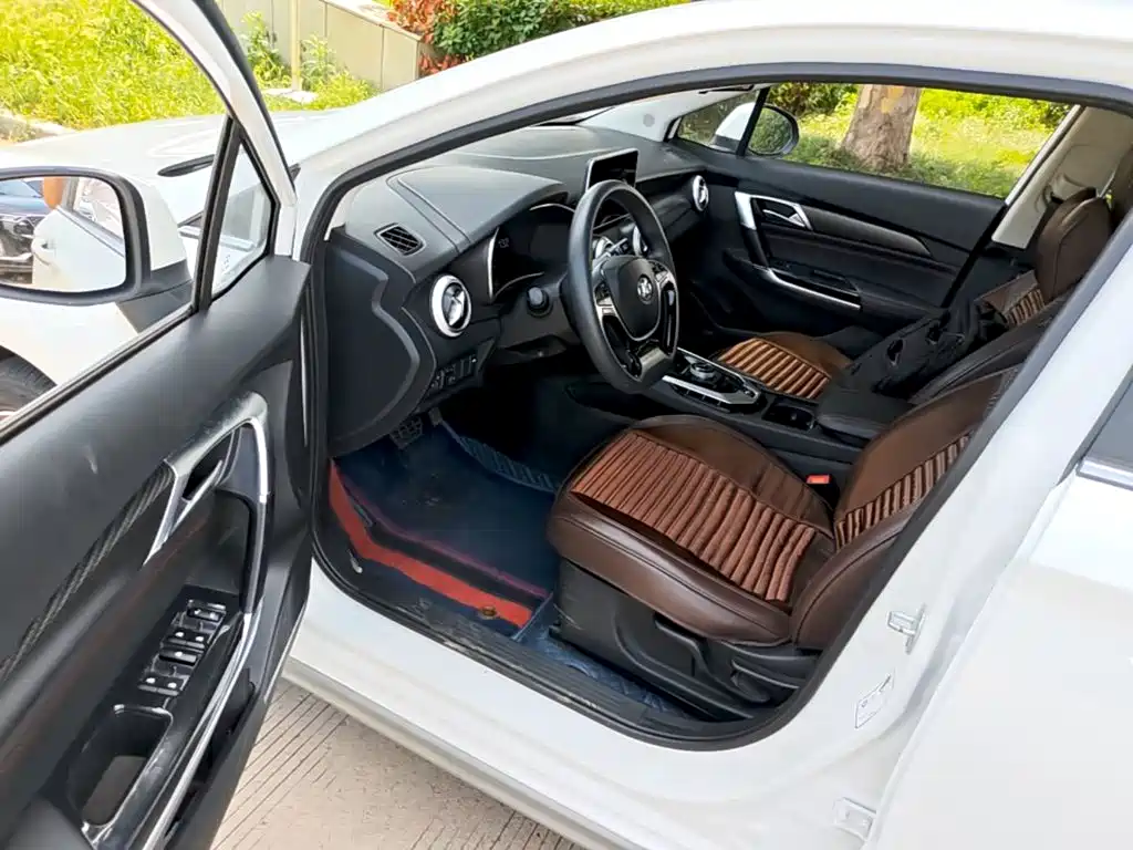 BAIC EU5 — миниатюра 16