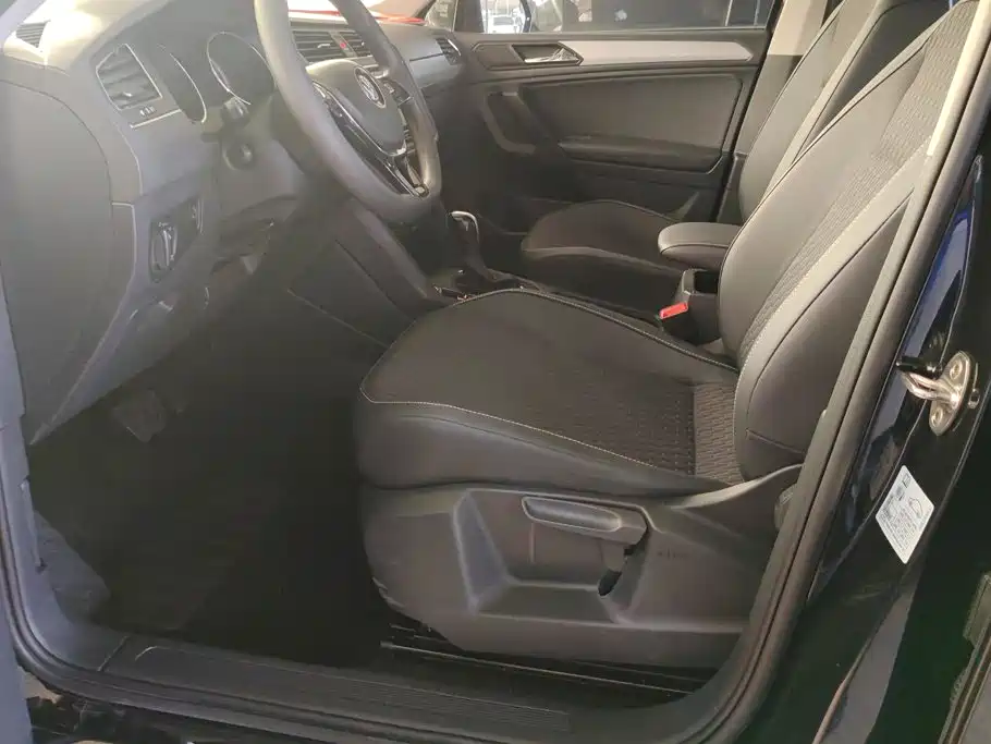Volkswagen Tiguan L — миниатюра 9