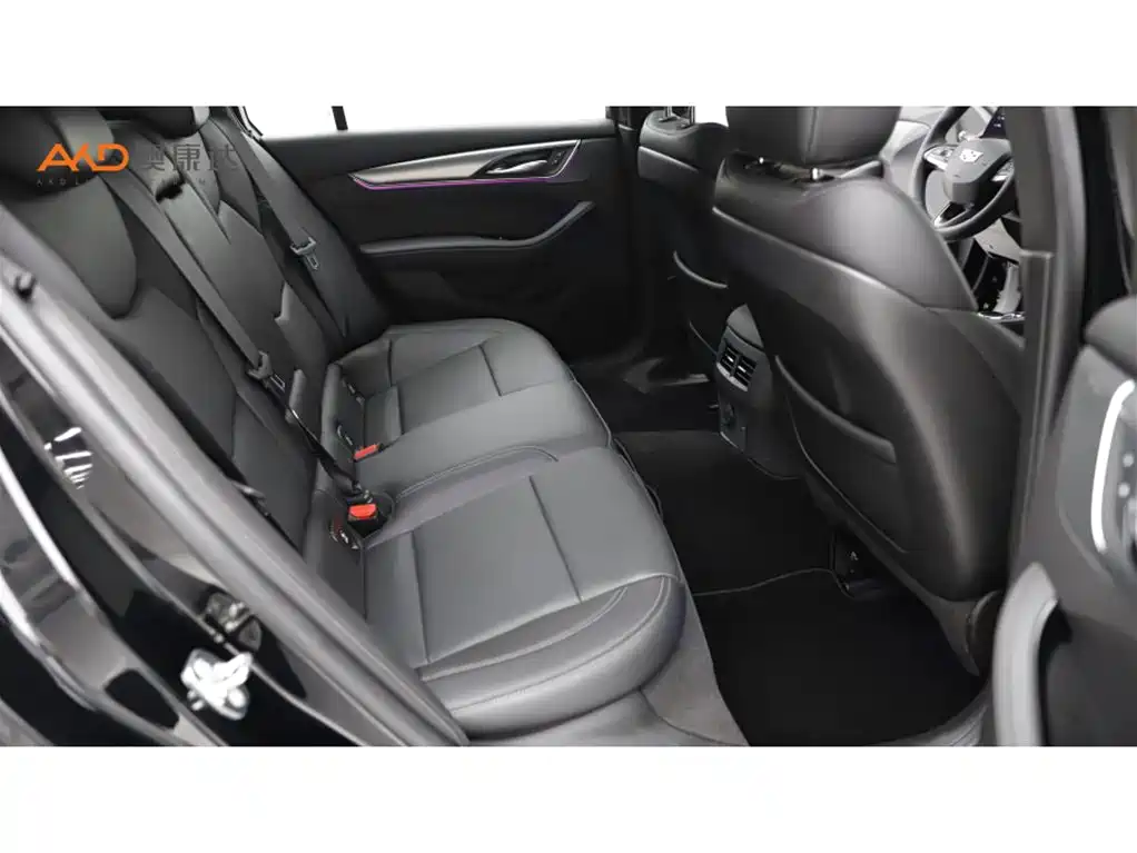 Cadillac CT5 - фото 8