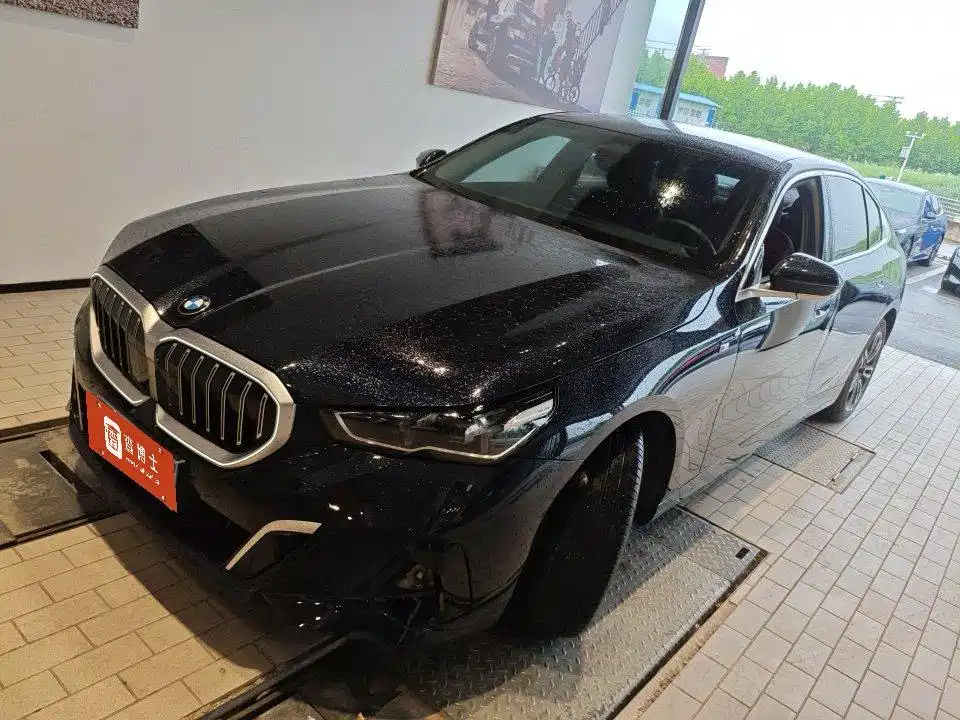 BMW 5 Series 2024